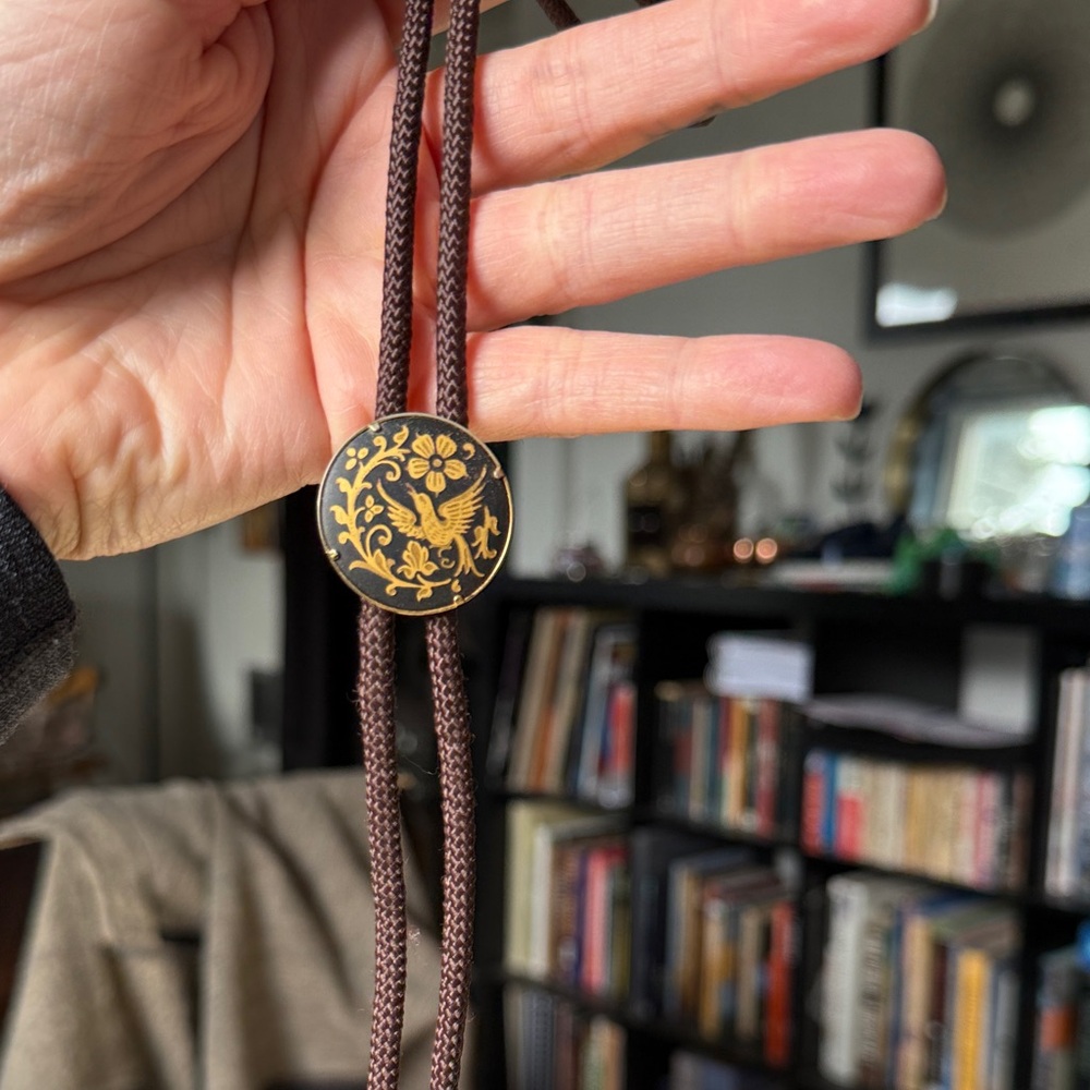 Vintage 🇪🇸 Bolo Tie